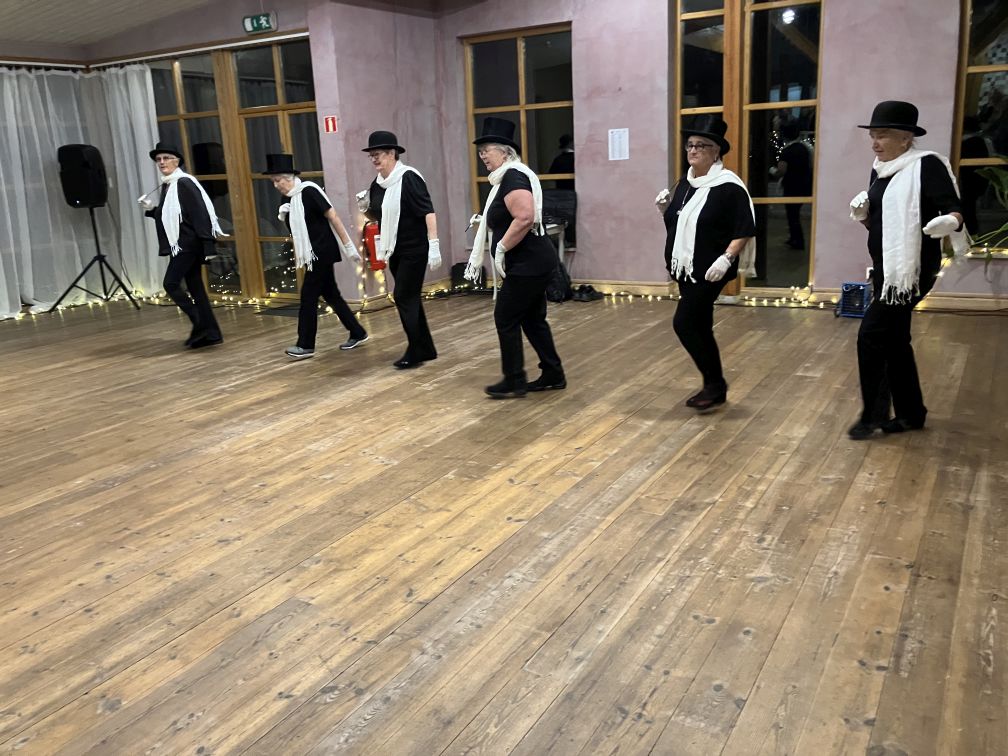 Kul att se att även de som inte dansar längre har takterna i sig
