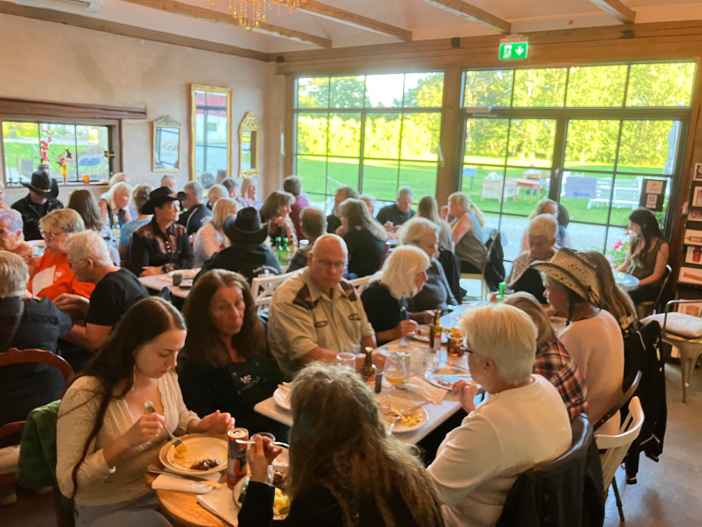 Trångt om plats, men gott var det.